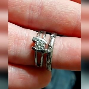 2 unmarked wedding rings sz 7